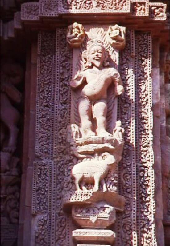 Агни в храме Раджарани, Индия